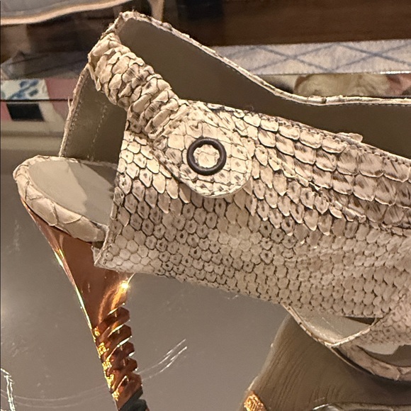 Omelle Elegant Cream/Grey Skin Sandals 37 1/2 - Bronze Stacked Heel NEVER worn - Picture 9 of 12